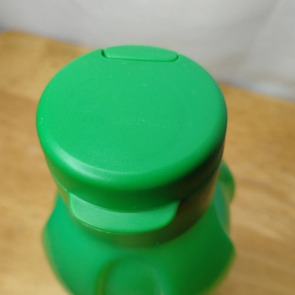 New Green Tupperware 1 Letter Eco Friendly Water Bottle